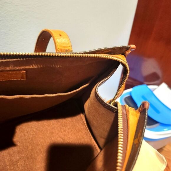 Louis Vuitton Monogram Popincourt Handbag - Picture 10 of 14